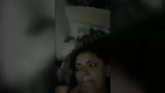 نيك مربربه مصريه نايم لعشيقها بالطقم الاحمر وتتوجع
