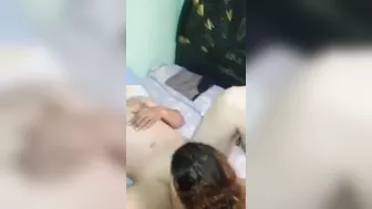 متناكه مصريه مع عشيقها على السرير احلى نيك ودلع