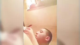 الواد واخدها على زبره ومخليها تتنطط وبزازها جامده