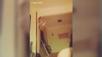 الواد واخدها على زبره ومخليها تتنطط وبزازها جامده