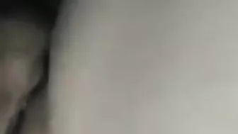 بت مصريه متناكه ماسكه الزب وفشخاه مص على السرير وتتناك