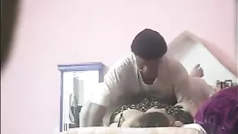 مربربة بزازها كبيرة جارها فاتح رجليها وبينيك كسها