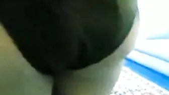 عراقية محجبة بتهيج حبيبها على بزازها وتتفشخ نيك