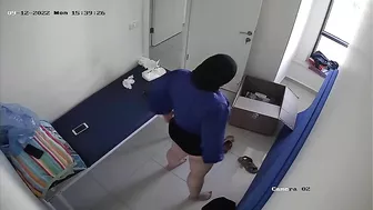 قحبه عربيه صاحبها في الشغل بينيكها وبيصورها من السقف