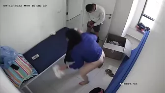 قحبه عربيه صاحبها في الشغل بينيكها وبيصورها من السقف