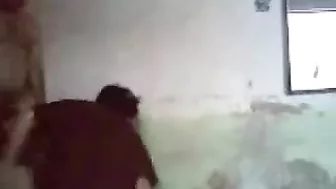 البنت بتفتح رجليها لعشيقها وتتناك بكل الاوضاع وتصرخ