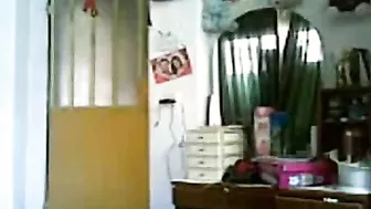 ميلف عراقية ينيكها ابن جارها ويفضحها بالفيديو