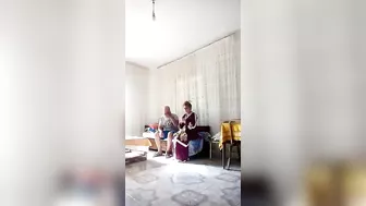 قحبه عربيه جارها بينيكها خلفي وبيصورها بدون علمها