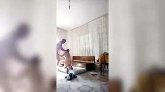 قحبه عربيه جارها بينيكها خلفي وبيصورها بدون علمها