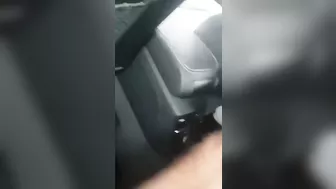 محجبه عربيه حبيبها بيعلب في بزازها وتمصله زبه في السياره