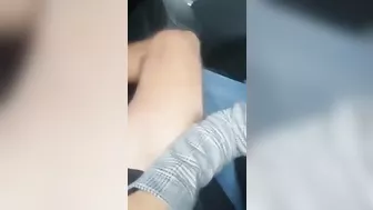 محجبه عربيه حبيبها بيعلب في بزازها وتمصله زبه في السياره