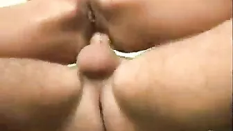 بت مصريه جامده بتمص الزب بدلع وتحطه كله في كسها