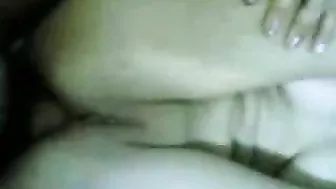 فلاحه جسمها طري واخده الزب في كسها وتقله قفش بزازي