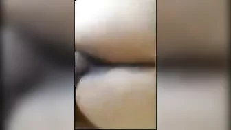 عراقية عشيقها ينيك طيزها البنت تصرخ وتقول كفاية