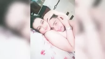 بنت عربيه جامده حبيبها بينيك طيزها على سريرها ومبسوطه