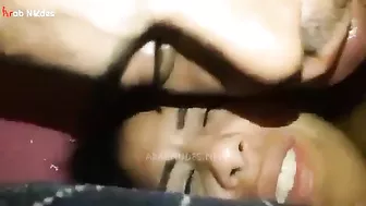 لبوه عشيقها راكب فوقها وفاشخ طيزها نيك وهي مولعه