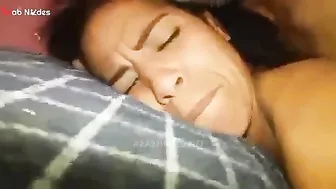لبوه عشيقها راكب فوقها وفاشخ طيزها نيك وهي مولعه