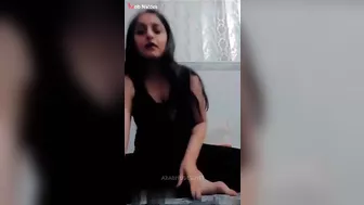 متناكة مصرية من مدينة نصر بتطلع بزازها الملبن وتعرض