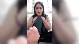متناكة مصرية من مدينة نصر بتطلع بزازها الملبن وتعرض