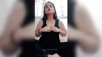 متناكة مصرية من مدينة نصر بتطلع بزازها الملبن وتعرض
