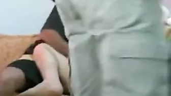 فلاحه مصريه ملبن الزبون واخدها على زبه وهي تتنطط