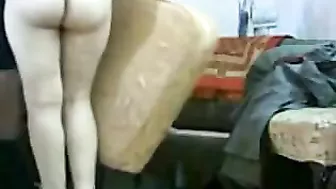 فلاحه مصريه ملبن الزبون واخدها على زبه وهي تتنطط