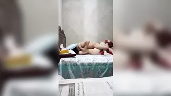 فلاحه متعرفش انها بتتصور وبتتفشخ نيك على سرير جارها