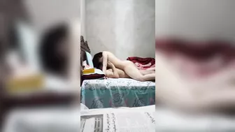فلاحه متعرفش انها بتتصور وبتتفشخ نيك على سرير جارها