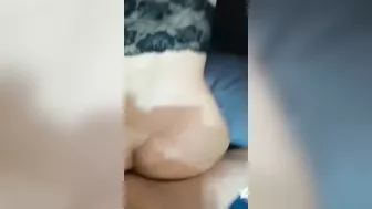فرسه الواد نازل نيك وضرب في طيزها وهي مبسوطه على الاخر