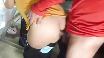 بت شرموطه قالعه البنطلون لجارها وتاخد زبه في طيزها