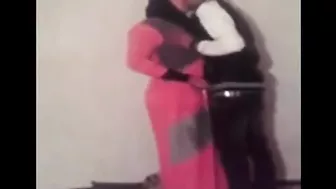 فلاحه مزنوقه من جارها ونازل في بزازها تقفيش وينيكها