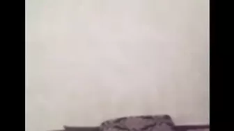 فلاحه مزنوقه من جارها ونازل في بزازها تقفيش وينيكها