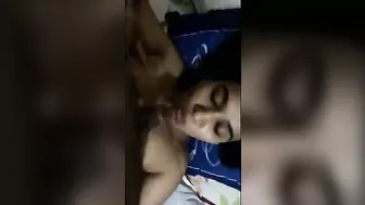 بت مصريه ملبن مبسوطه بنيكها وتقفيش بزازها الكبيره