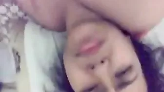 البت بزازها مربربة وحبيبها مش راحم كسها على السرير