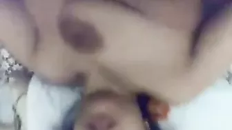البت بزازها مربربة وحبيبها مش راحم كسها على السرير