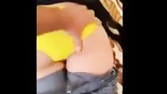 لبوه طيزها ملبن الواد نازل تقفيش وضرب في طيزها ويصورها