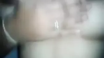 مصريه هاجت وبتصور جسمها من المرايه وتفشخه فرك وبعبسه