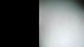 الواد فاشخ كسها وطيزها نيك من ورا وهي تقوله صورني
