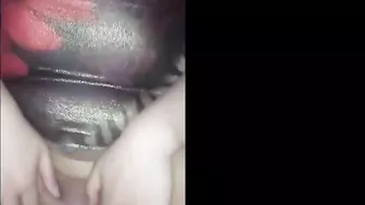 الفاجره فتحاله كسها على الاخر وبتقوله جيبهم جوه