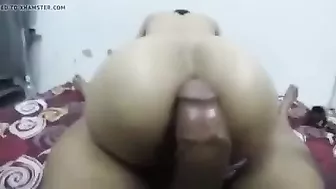 طيز مصريه ملبن بتنزل على الزب وتبلعه كامل واحلى اهات