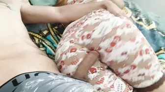 لبوه اخوها نازل في طيزها تقفيش ويحطلها زبه كامل