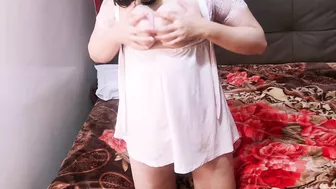 مزه مصريه ملبن بتقفش بزازها وتاخد الزب في طيزها