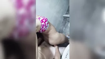 فيلم نيك بنوته مصريه الواد مش راحمها في الحمام