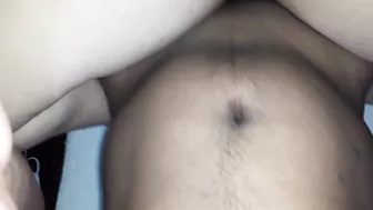 متناكه مصريه عشيقها بيلعب في كسها ويحط زبه كامل