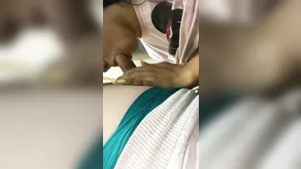حبيبها واخدها البيت مخليها تمصله وينيك طيزها الجامده