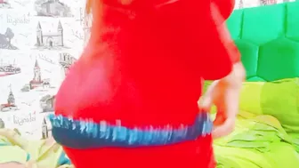 احلى رقص وعرض بزاز من مغربية مع متابعينها