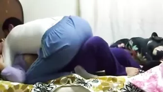 شرموطة مصرية جسمها نار بتمص الزب وتاخده في كسها كامل