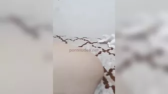 ممحونه مربربه بتتناك من جوزها وعشيقها على السرير