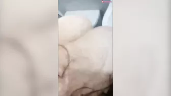 بنوته ملبن الواد زانقها في الحمام وبينيكها من طيزها