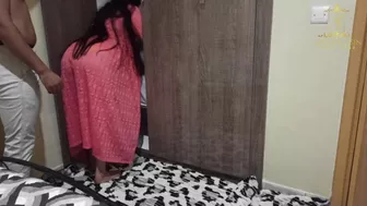 لبوة جارها بينيك طيزها الكبيرة وزوجها في الدوام